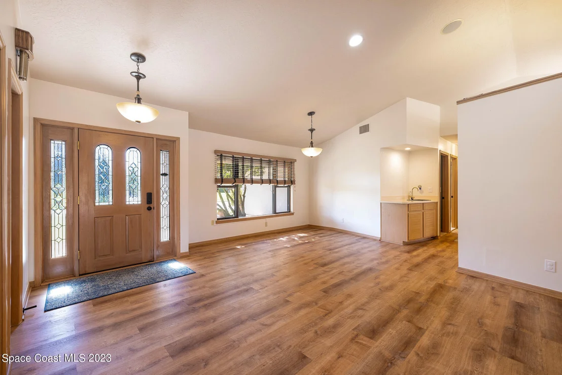 Photo of 2288 Hamlet Drive