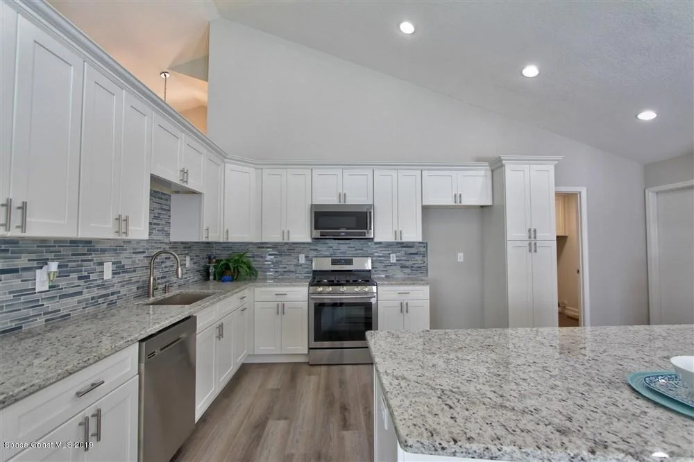 Photo of 2090 Lionel Drive