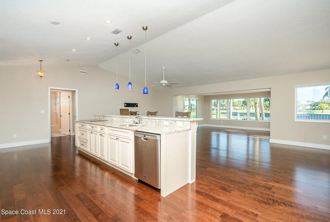 Photo of 1129 Continental Avenue