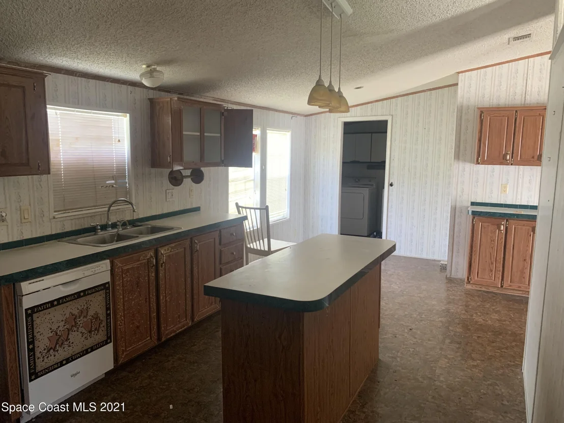 Photo of 1179 Luther Drive