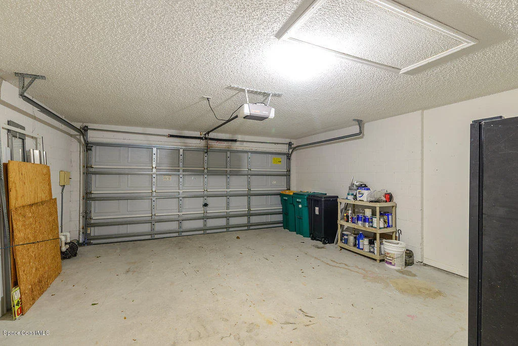 Photo of 1203 White Oak Circle