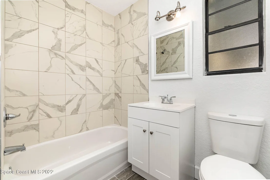 Photo of 1207 Westview Drive W