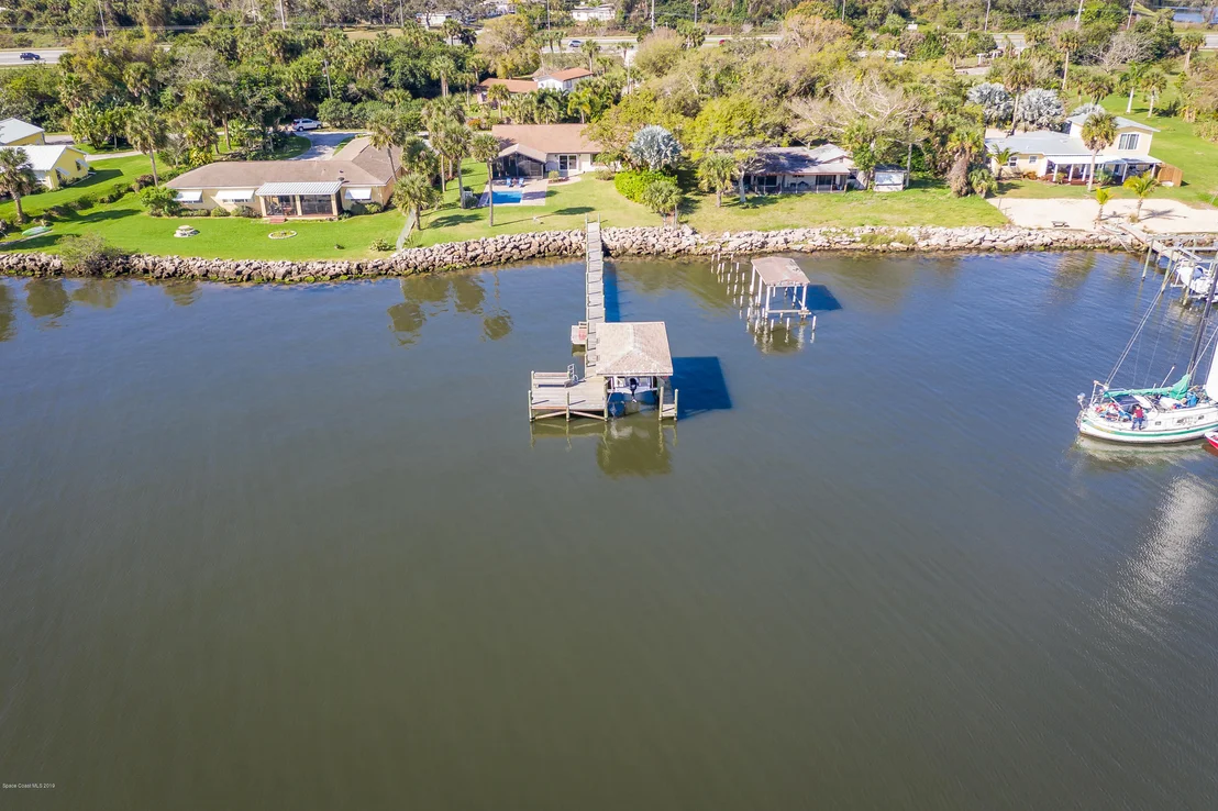 Photo of 3877 Riverside Drive