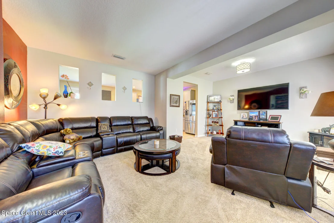 Photo of 194 Dryden Circle