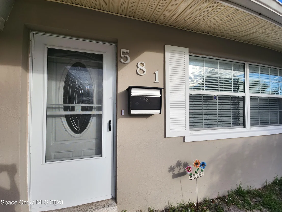 Photo of 581 Oxford Avenue