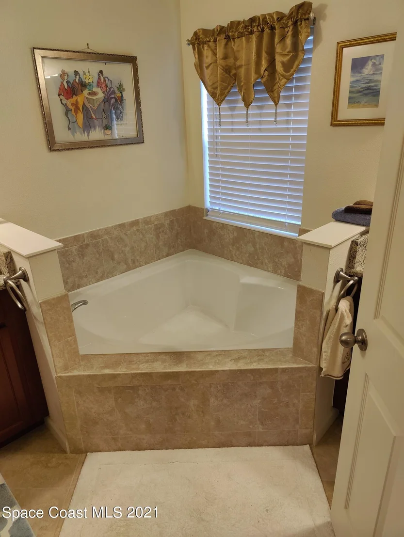 Photo of 571 Trymore Drive SE