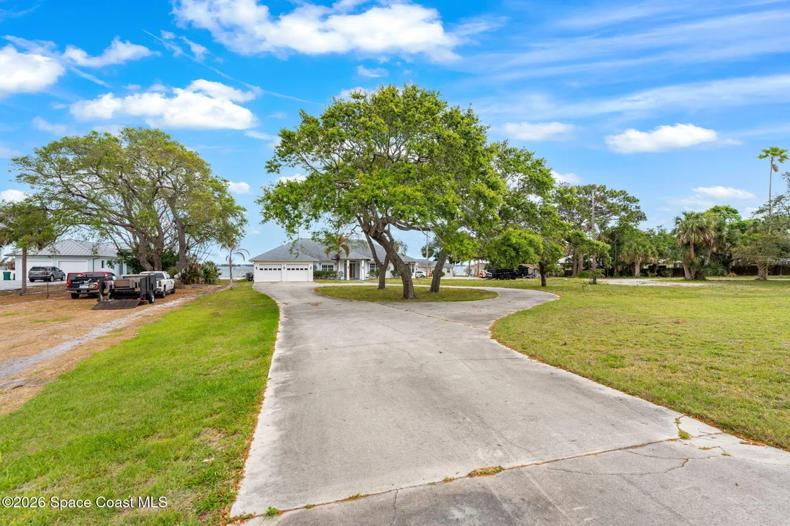 Photo of 2729 Pineapple Avenue