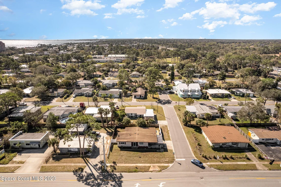Photo of 402 Waterside Circle