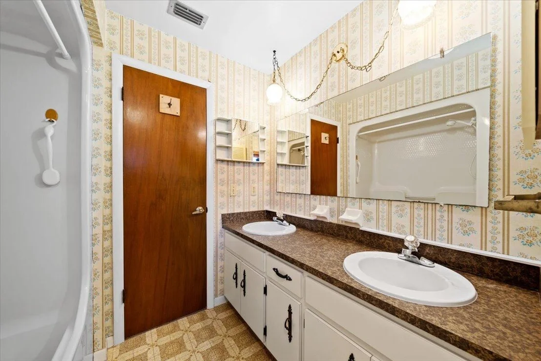 Photo of 308 Clayton Avenue