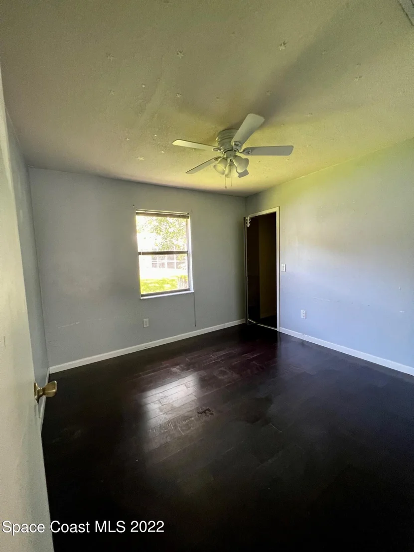 Photo of 950 Streamlet Avenue