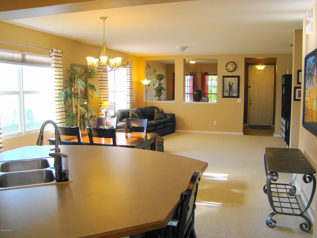 Photo of 821 Benton Drive
