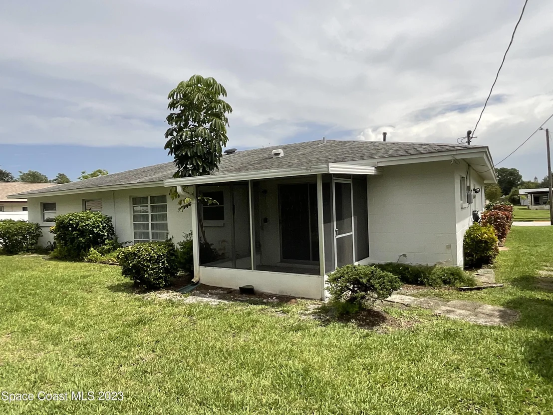Photo of 918 Kings Post Road