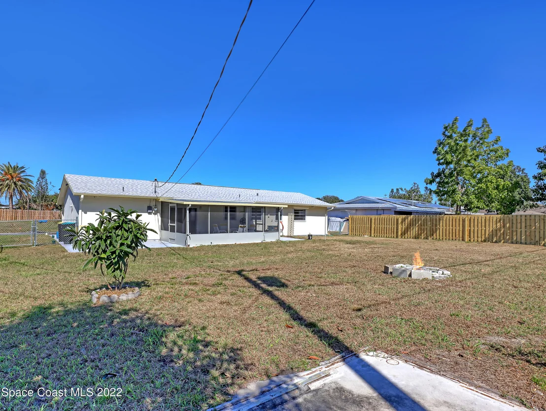 Photo of 2724 Rodeo Drive NE