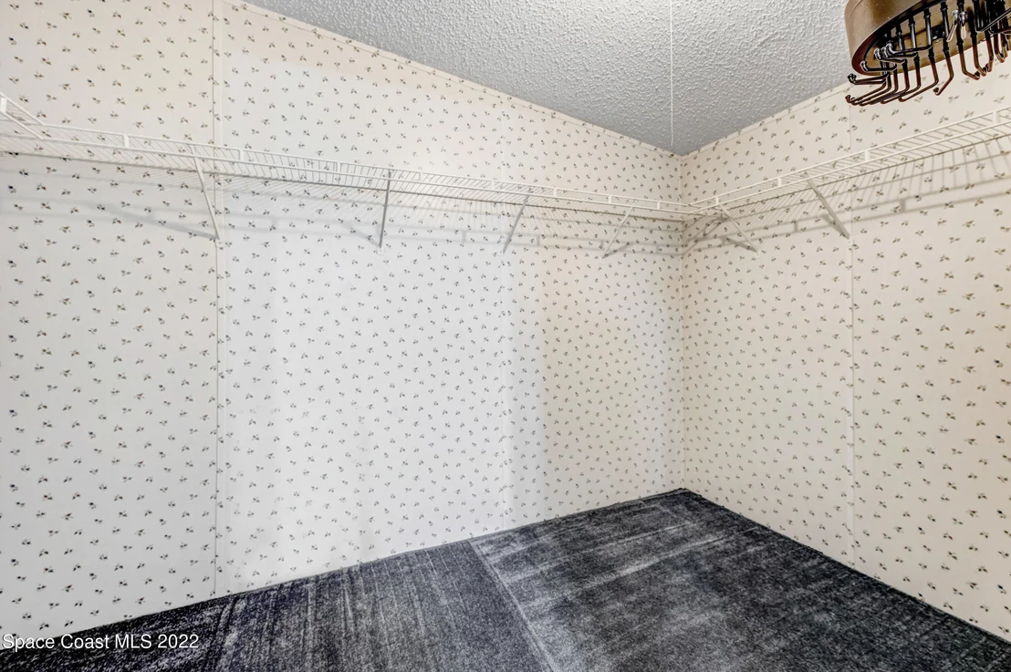 Photo of 2323 Coconut Palm Drive NE
