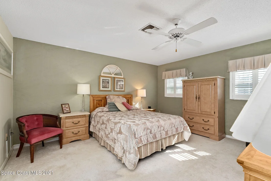 Photo of 330 Seabreeze Drive