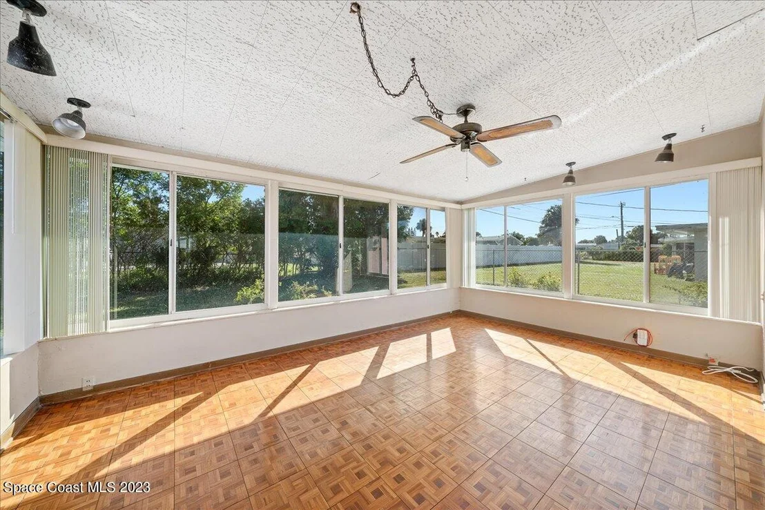 Photo of 2320 Reef Avenue