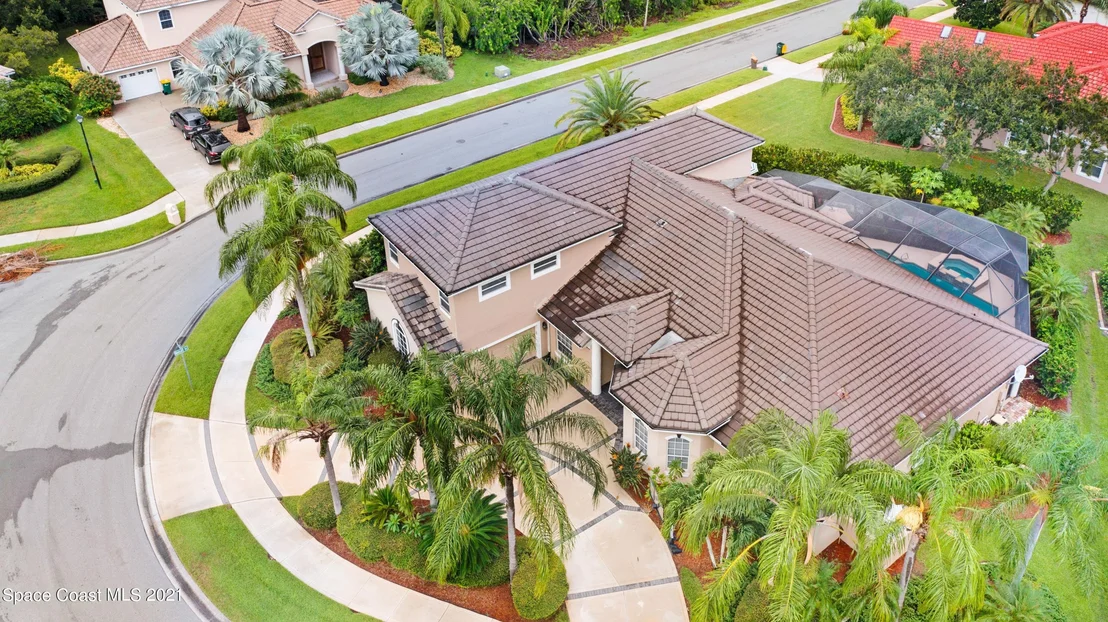 Photo of 687 Nicklaus Drive