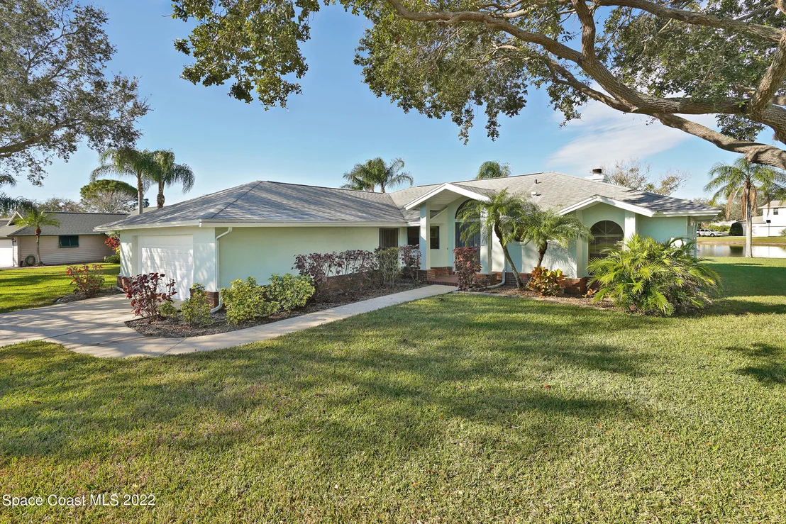 Photo of 452 Crystal Lake Drive