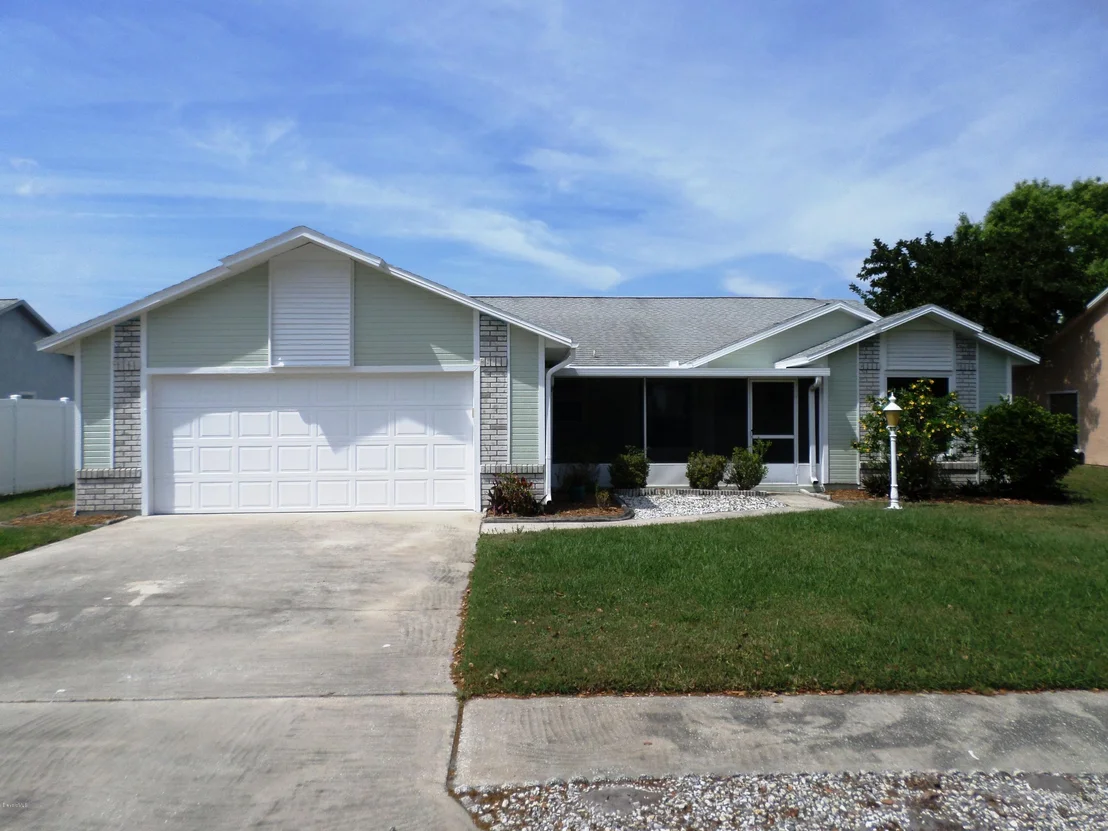 Photo of 831 Pine Shadows Avenue