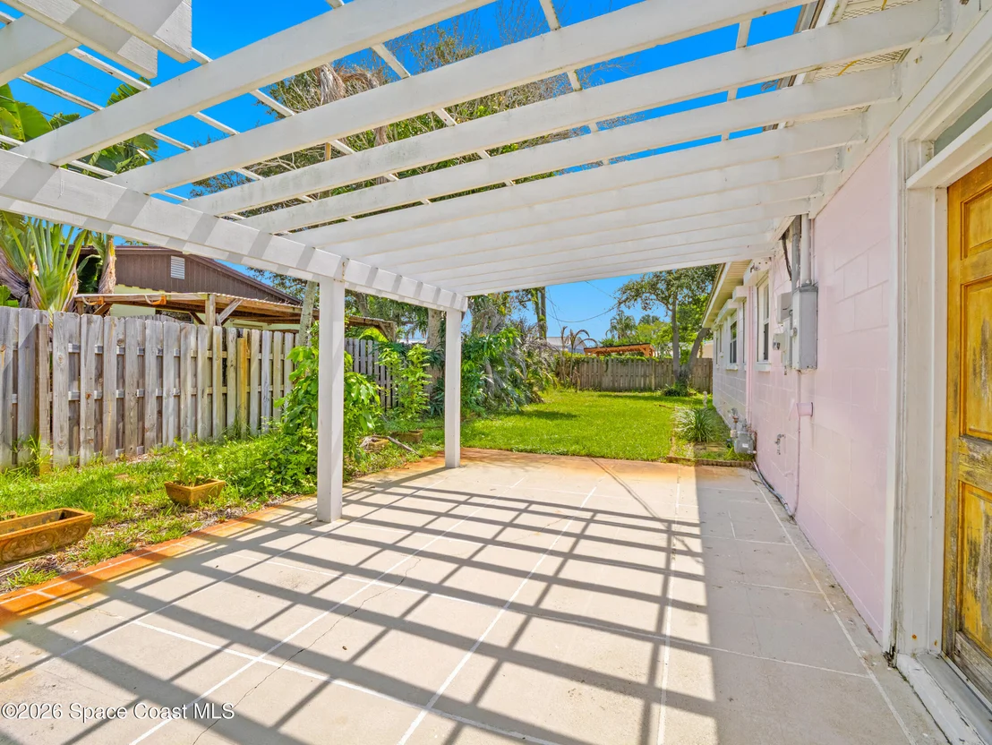 Photo of 525 Pelican Drive