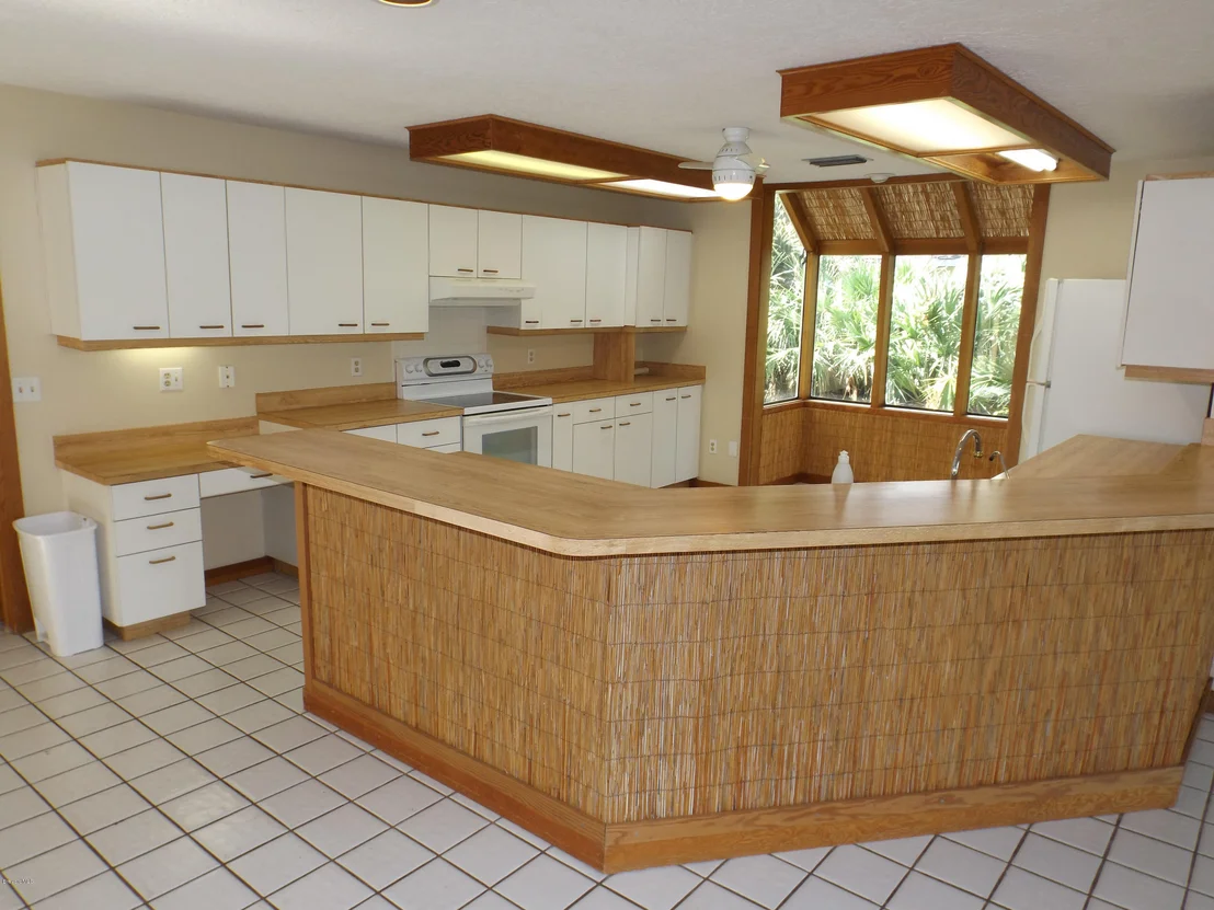 Photo of 6885 Angeles Road