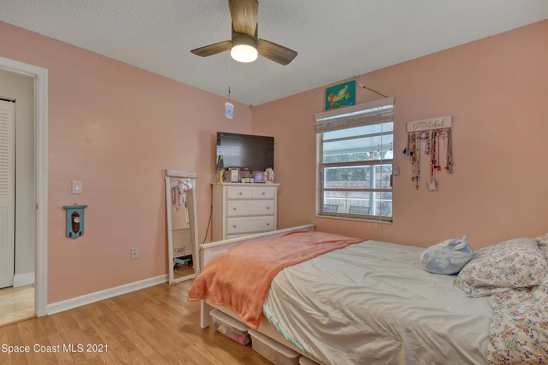 Photo of 2560 Corbusier Drive