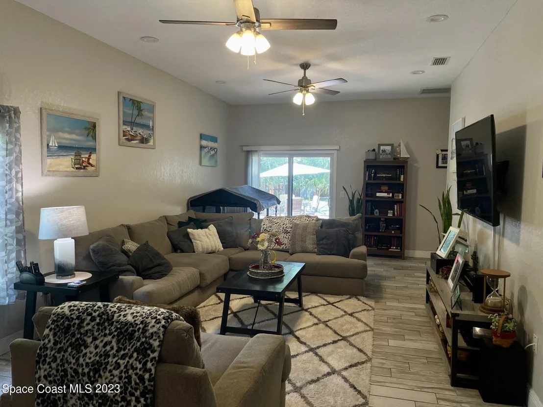 Photo of 346 Palm Avenue