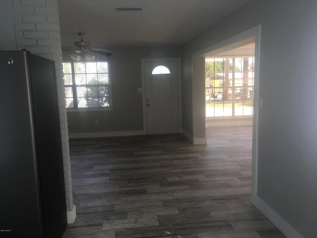Photo of 4280 Sherwood Boulevard