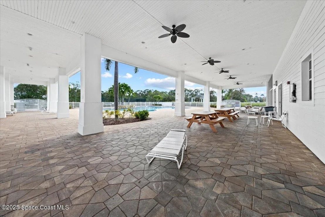 Photo of 2100 Windbrook Drive SE