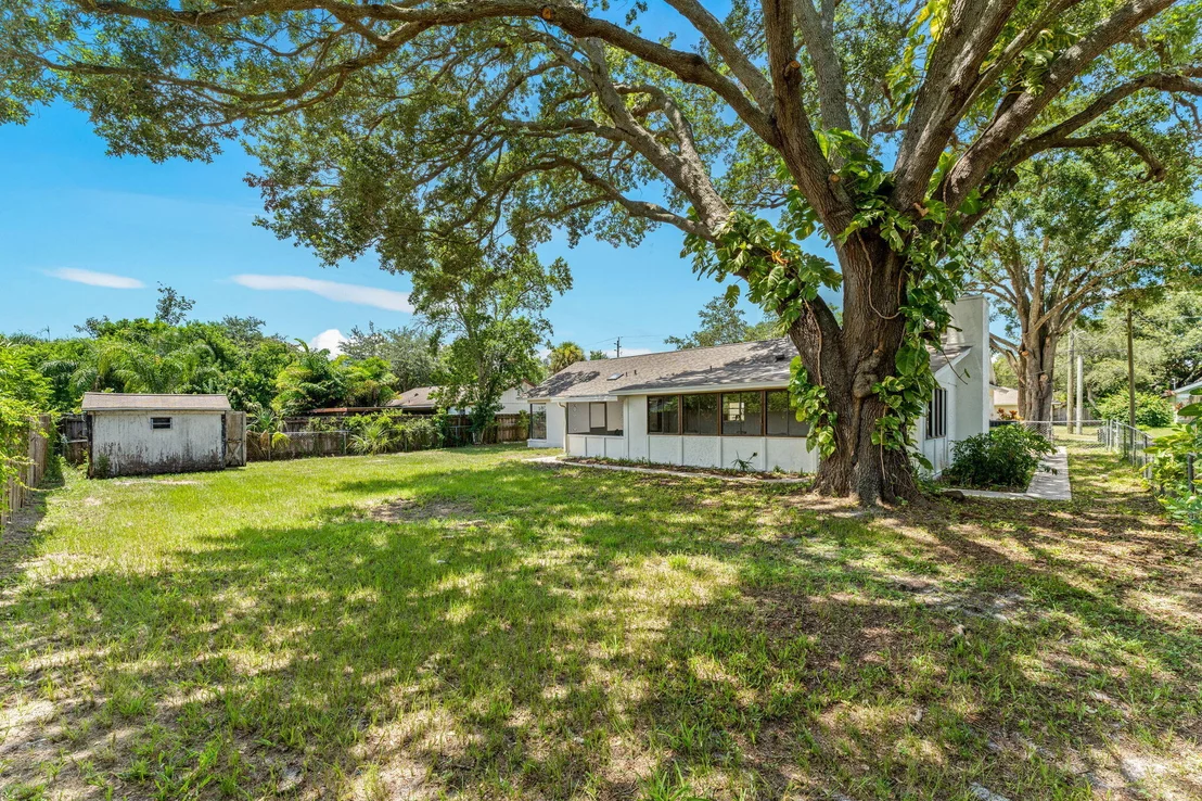 Photo of 4695 Robert Street