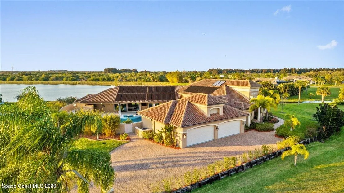Photo of 924 Derby Lane
