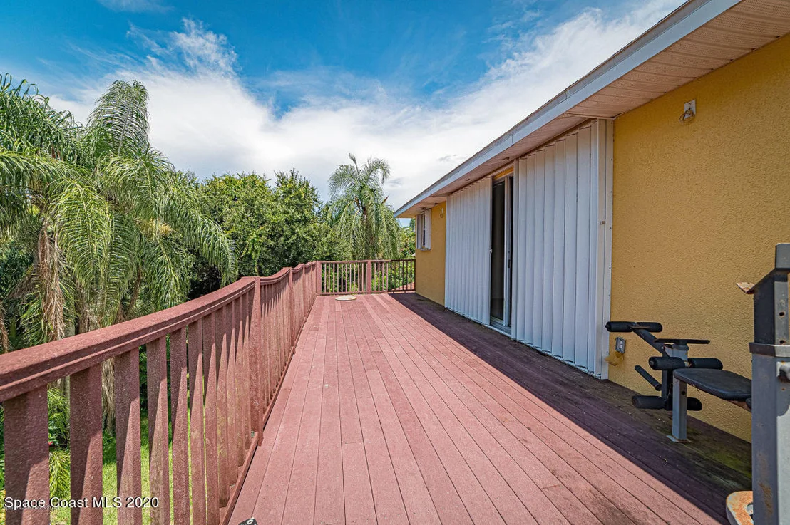 Photo of 160 River Drive