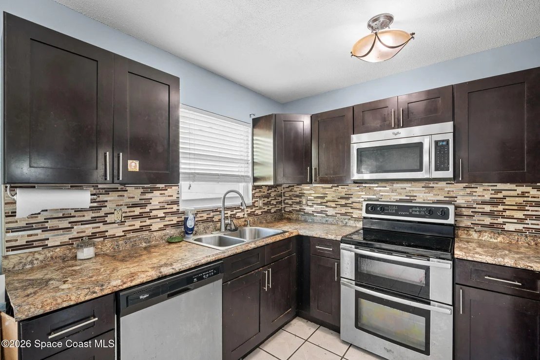 Photo of 790 Bianca Drive NE