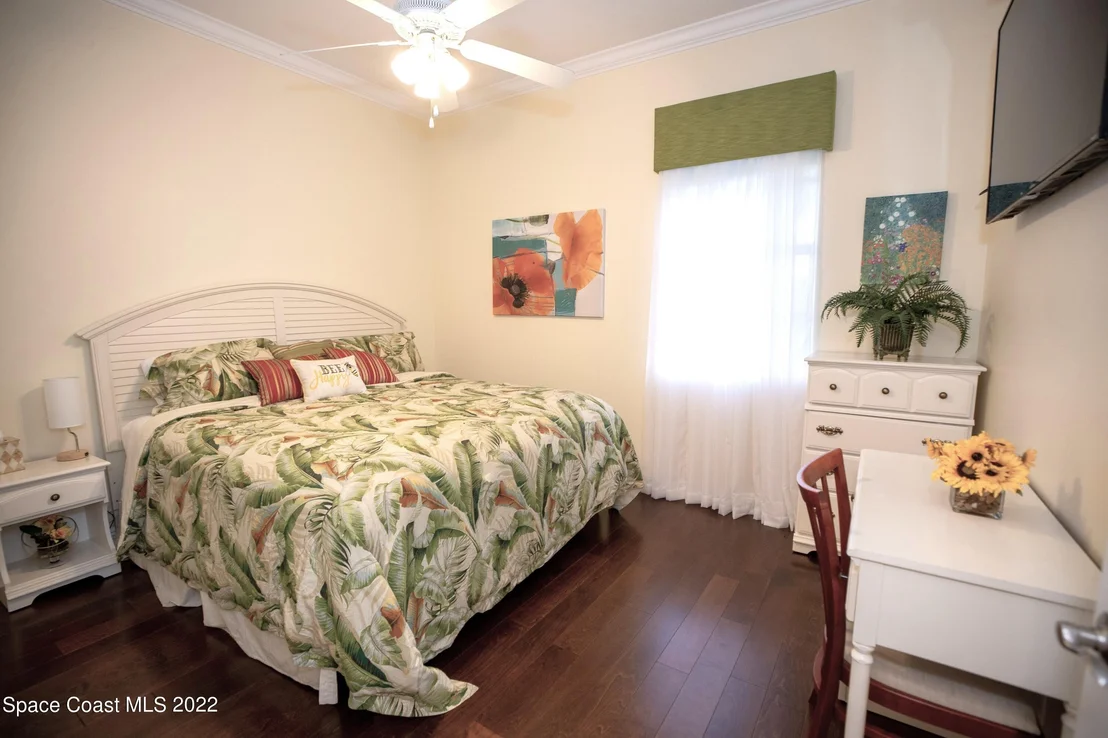 Photo of 2112 Windbrook Drive SE