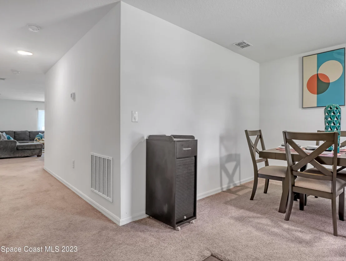 Photo of 1100 Eldron Boulevard SE