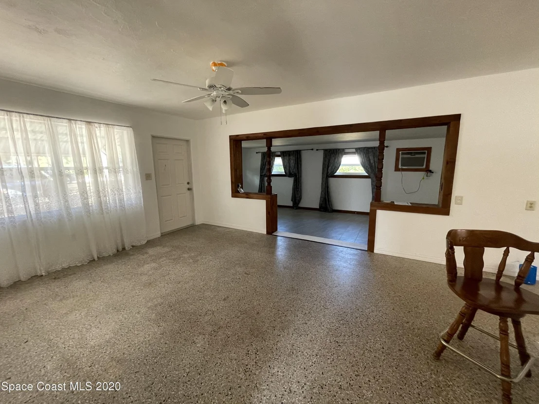 Photo of 2833 Pine Avenue
