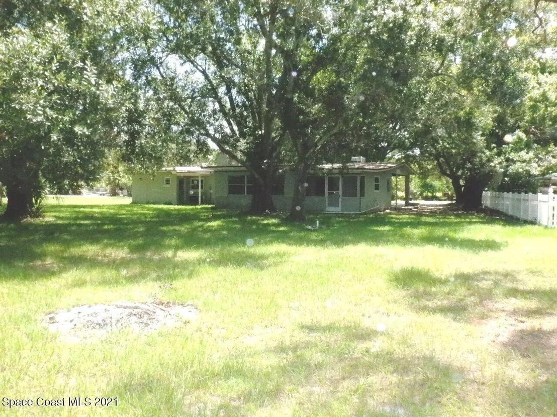 Photo of 1490 Blanche Street