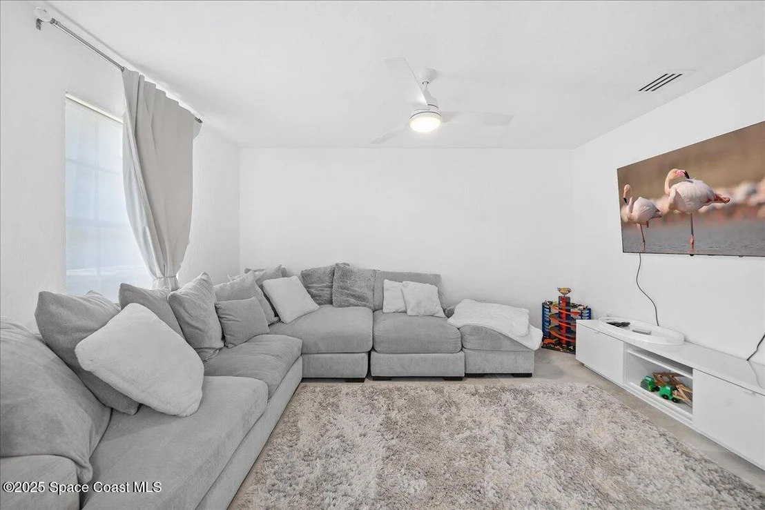 Photo of 489 Lanternback Island Drive
