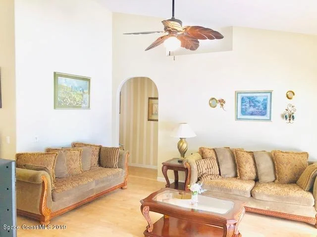 Photo of 561 Ray Street