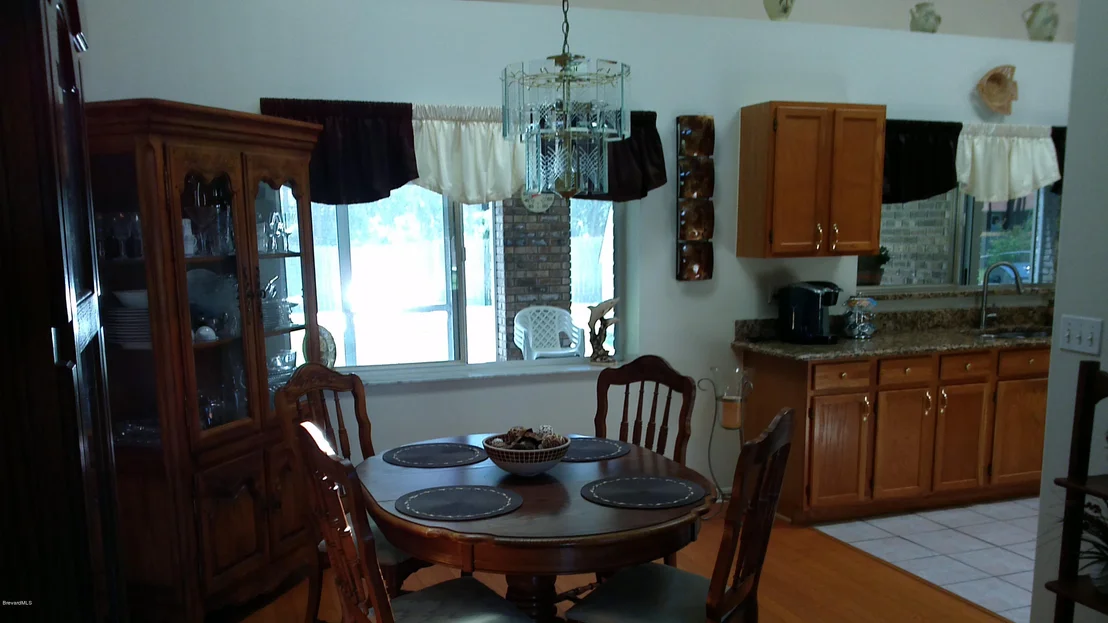 Photo of 6839 Ackerman Avenue
