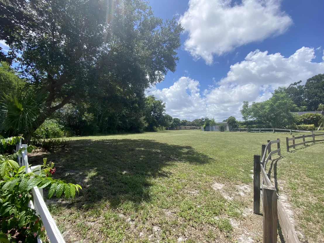 Photo of 2615 Plantation Drive