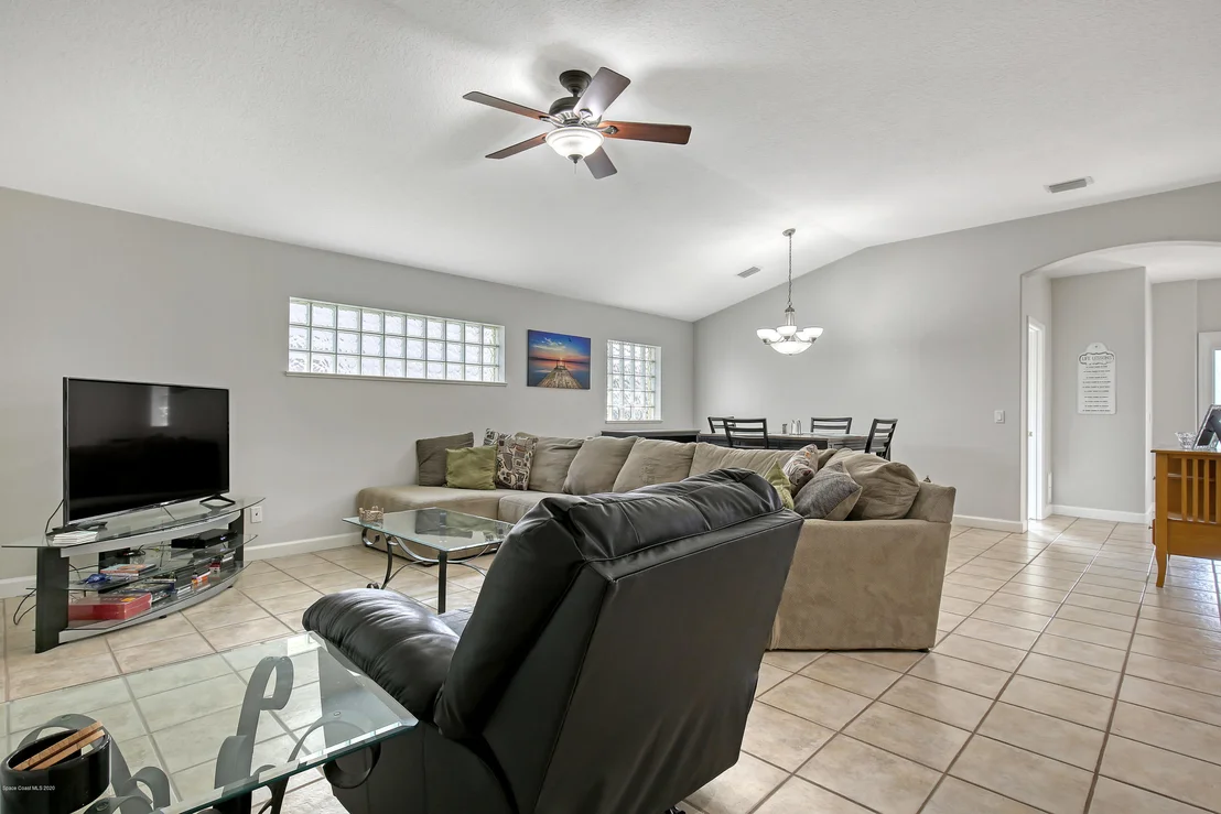 Photo of 404 Lofts Drive