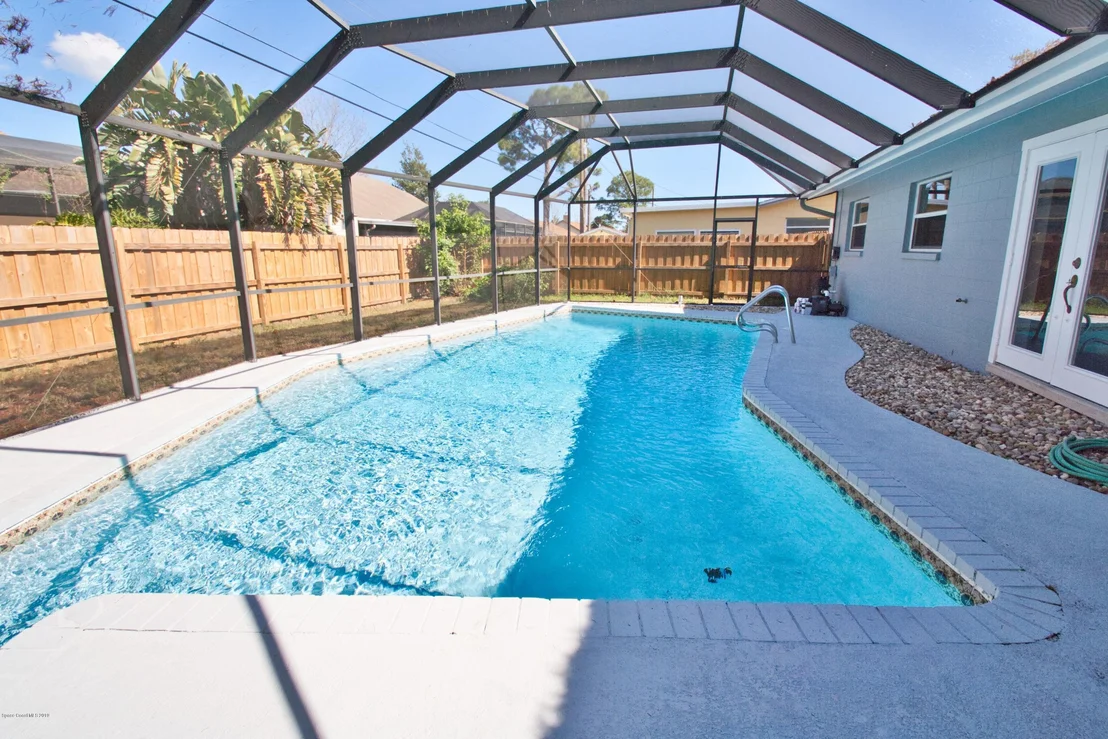 Photo of 878 Kings Post Road