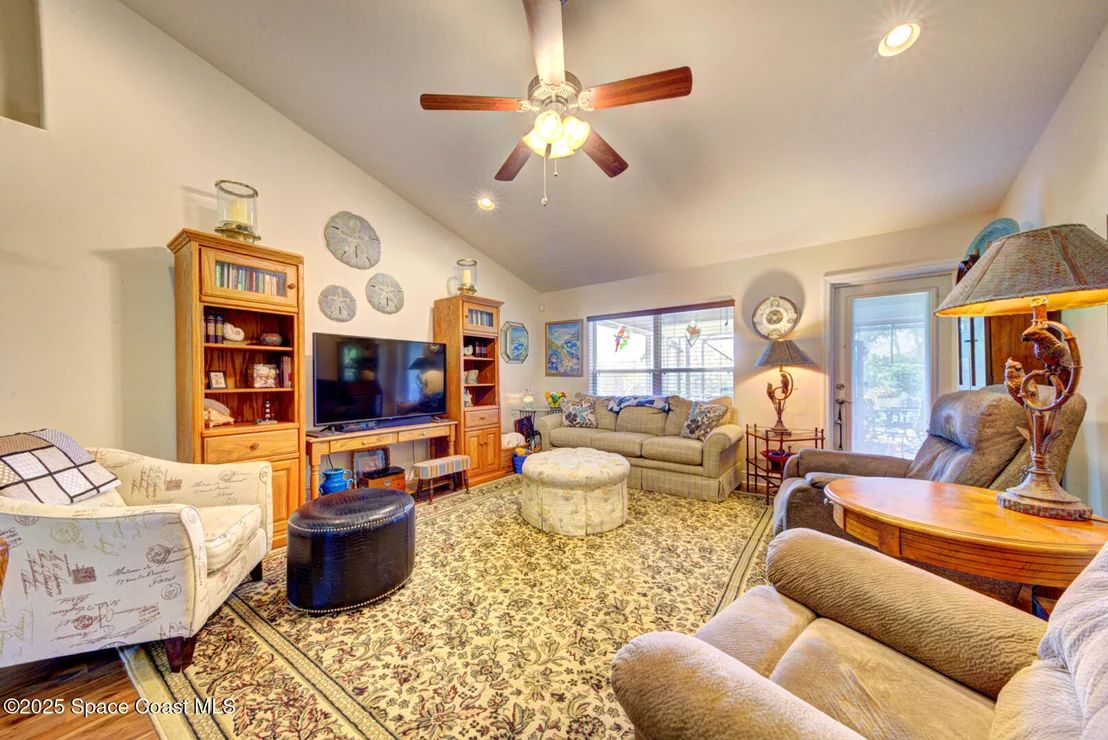 Photo of 1815 Botanica Circle