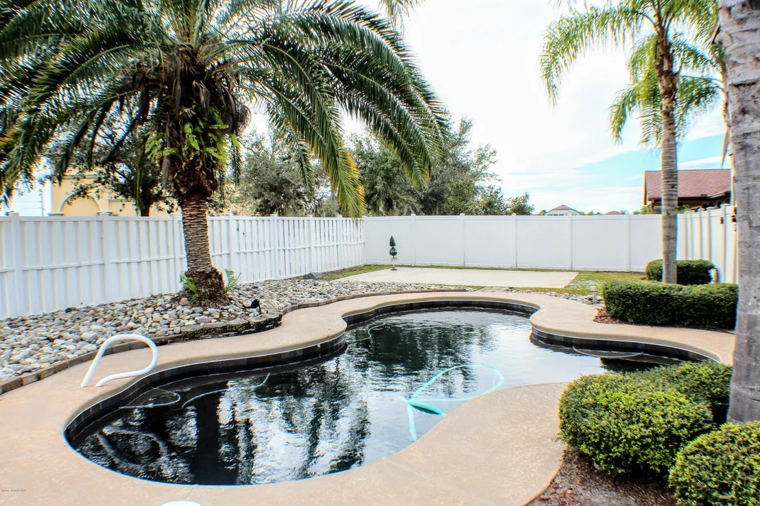Photo of 1475 Talon Way