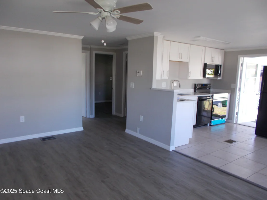 Photo of 619 Sea Gull Drive W