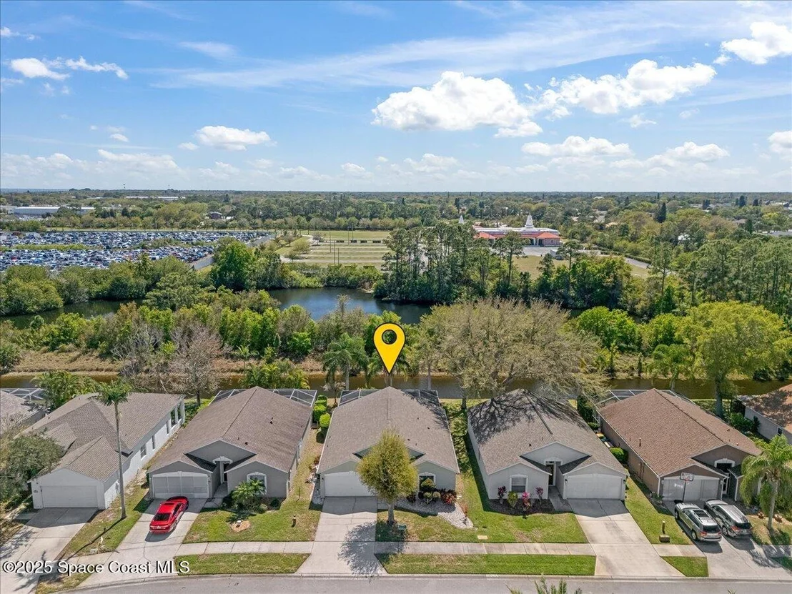 Photo of 883 Villa Drive