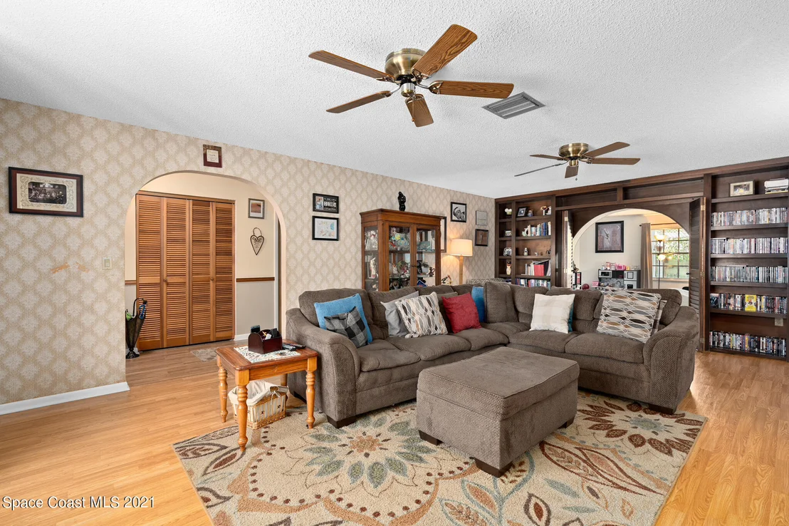 Photo of 1372 Gleneagles Way