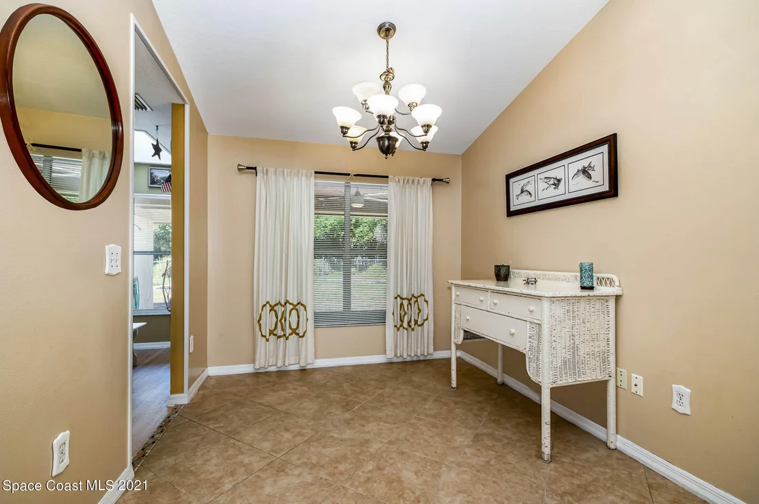 Photo of 890 Spirea Drive