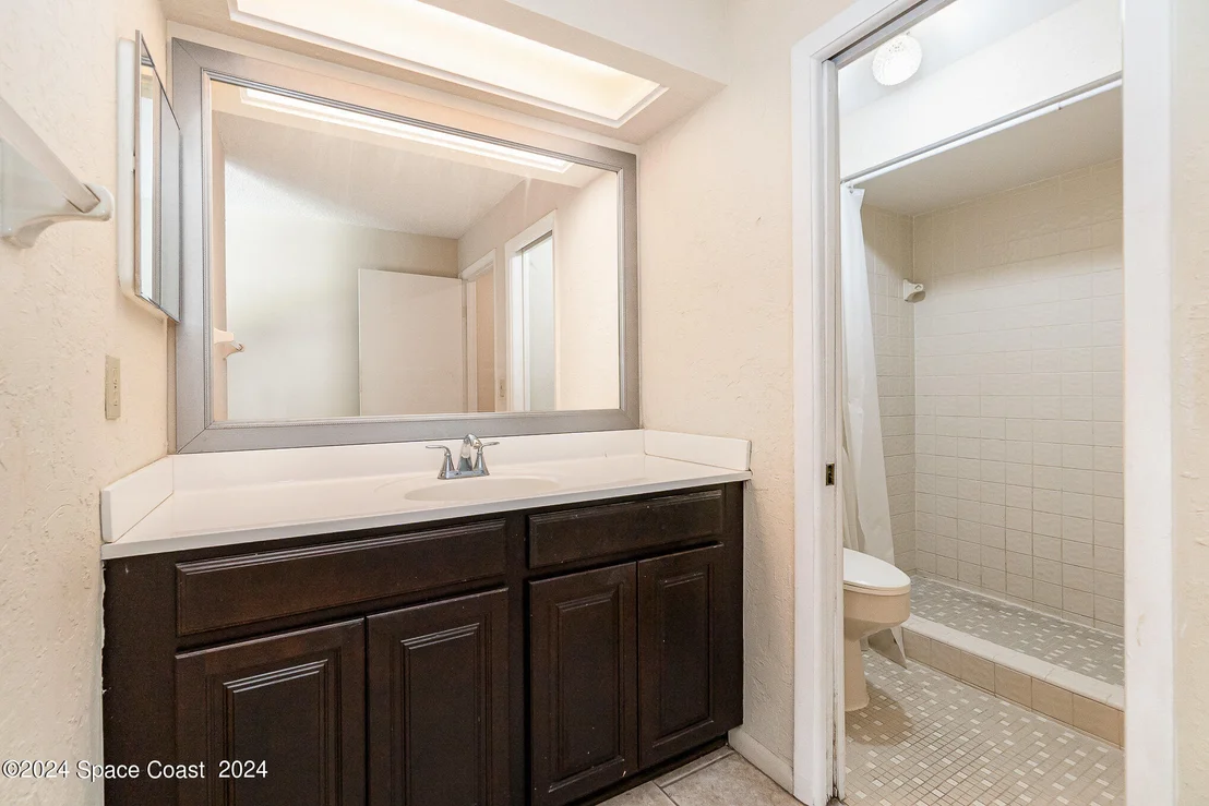 Photo of 392 Myrtlewood Road